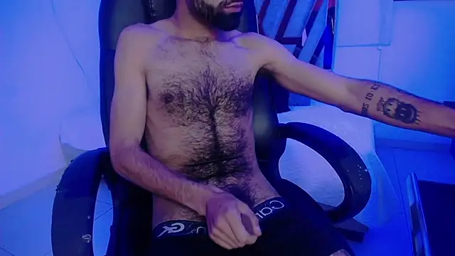 Snapshot of dominick_ahiryy chatting on 12.18.24 dominick ahiryy online show from 12.18.24