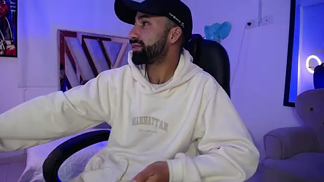 Snapshot of dominick_ahiryy chatting on 12.21.24 dominick ahiryy online show from 12.21.24