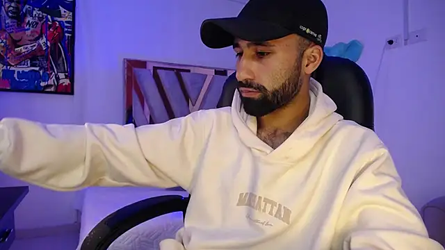 Snapshot of dominick_ahiryy chatting on 12.21.24 dominick ahiryy online show from 12.21.24