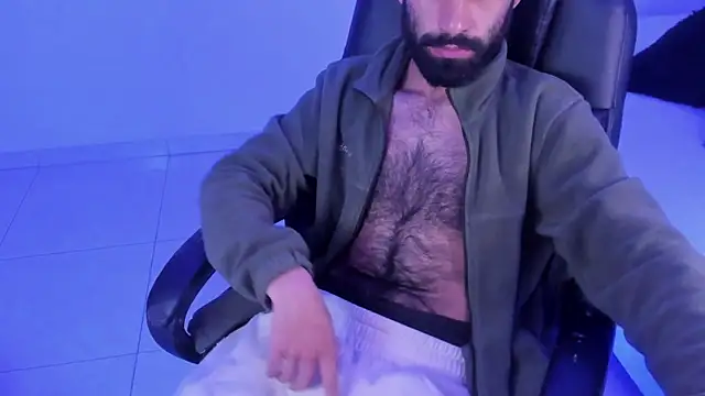 Snapshot of dominick_ahiryy chatting on 01.16.25 dominick ahiryy online show from 01.16.25