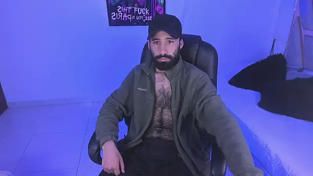 Snapshot of dominick_ahiryy chatting on 01.18.25 dominick ahiryy online show from 01.18.25