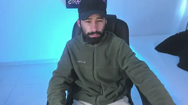 Snapshot of dominick_ahiryy chatting on 01.18.25 dominick ahiryy online show from 01.18.25