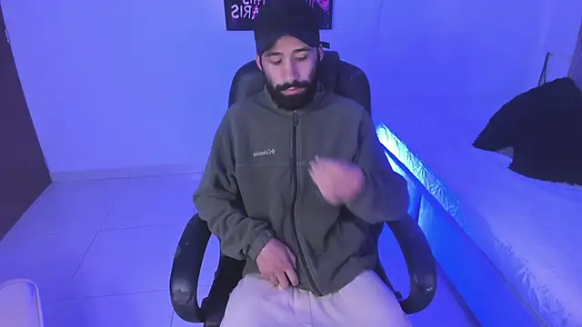 Snapshot of dominick_ahiryy chatting on 01.19.25 dominick ahiryy online show from 01.19.25