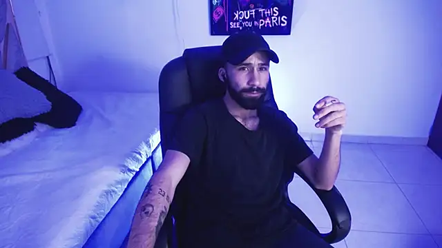 Snapshot of dominick_ahiryy chatting on 02.04.25 dominick ahiryy online show from 02.04.25