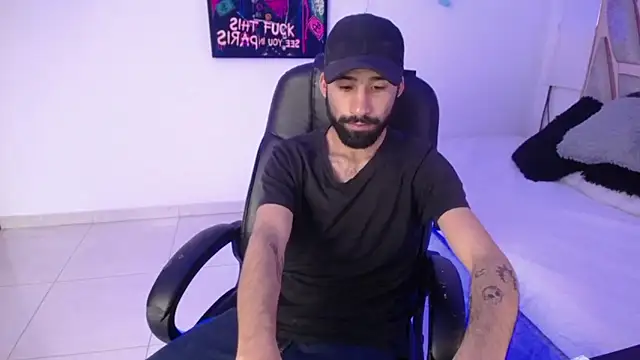 Snapshot of dominick_ahiryy chatting on 02.06.25 dominick ahiryy online show from 02.06.25