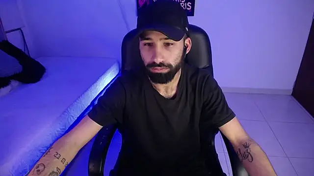 Snapshot of dominick_ahiryy chatting on 02.06.25 dominick ahiryy online show from 02.06.25