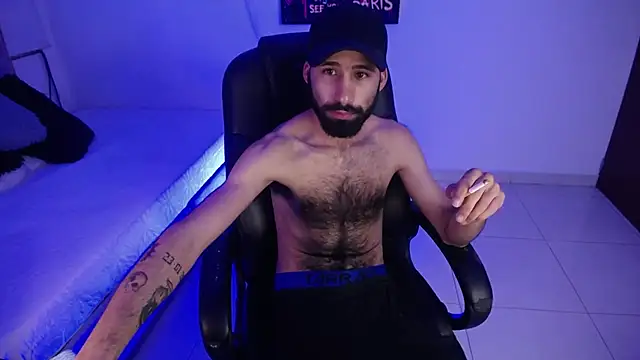 Snapshot of dominick_ahiryy chatting on 02.07.25 dominick ahiryy online show from 02.07.25