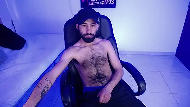 Snapshot of dominick_ahiryy chatting on 02.08.25 dominick ahiryy online show from 02.08.25