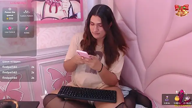 Snapshot of Valery_Maravilla_ chatting on 12.23.24 Valery Maravilla online show from 12.23.24