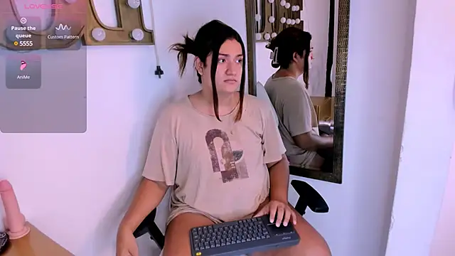 Snapshot of Valery_Maravilla_ chatting on 01.27.25 Valery Maravilla online show from 01.27.25