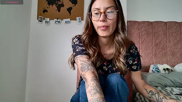 Emmy petit online show from 04.08.26