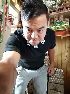 Snapshot of TheBriiaand30 chatting on 10.17.25 TheBriiaand30 online show from 10.17.25