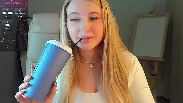 Evacadooo online show from 01.16.25