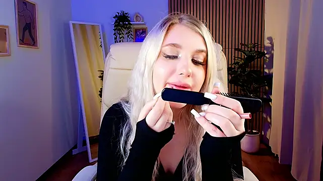 Evacadooo online show from 04.02.26