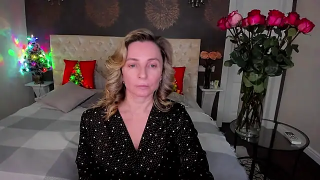 Snapshot of AllisonWilliams chatting on 01.08.26 AllisonWilliams online show from 01.08.26