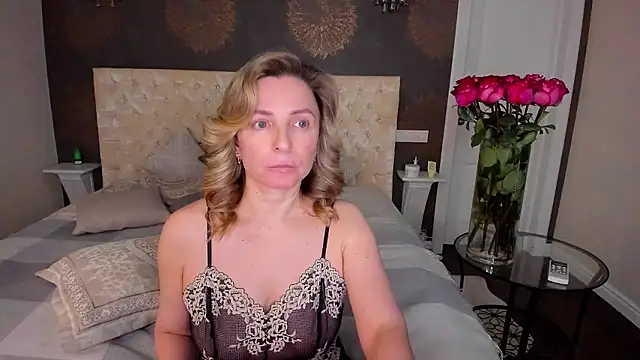 Snapshot of AllisonWilliams chatting on 01.17.26 AllisonWilliams online show from 01.17.26