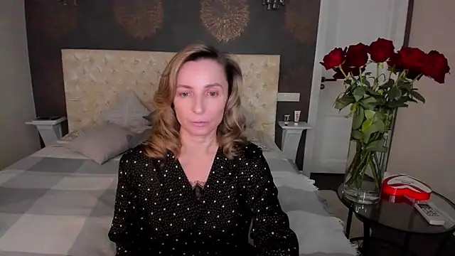 Snapshot of AllisonWilliams chatting on 02.20.26 AllisonWilliams online show from 02.20.26