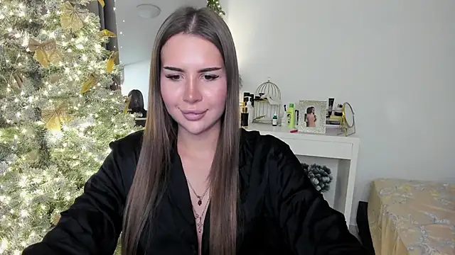 Snapshot of SuraMune chatting on 01.25.25 SuraMune online show from 01.25.25