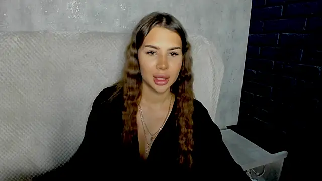 Snapshot of SuraMune chatting on 11.14.25 SuraMune online show from 11.14.25