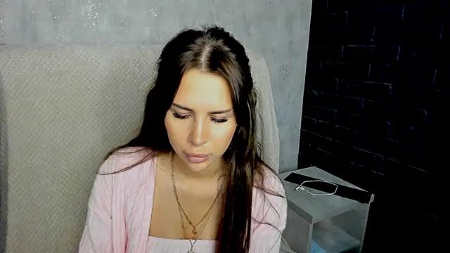 Snapshot of SuraMune chatting on 02.16.26 SuraMune online show from 02.16.26