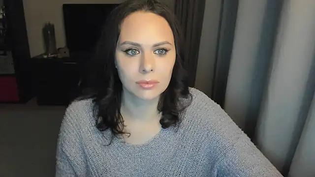 MollyCheiz online show from 10.26.25