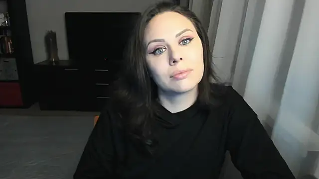 MollyCheiz online show from 11.17.25