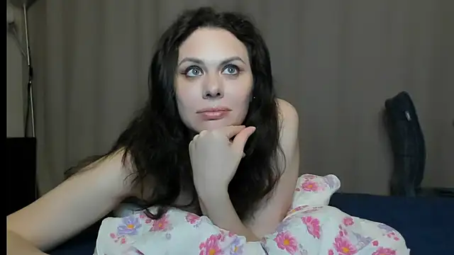 Snapshot of MollyCheiz chatting on 07.06.26 MollyCheiz online show from 07.06.26