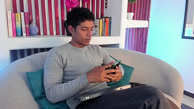 Snapshot of wagz chatting on 05.11.26 wagz online show from 05.11.26