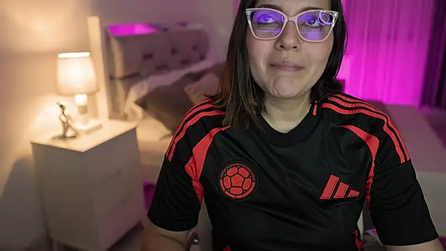 Camilaa bueno online show from 12.22.24