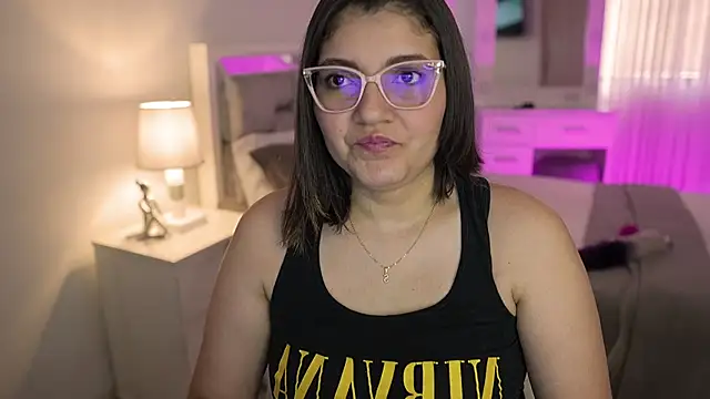 Camilaa bueno online show from 12.22.24