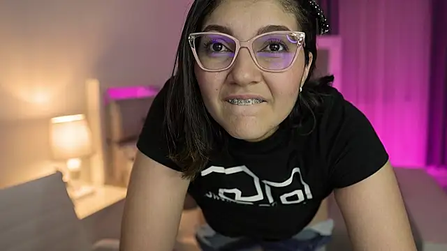 Camilaa bueno online show from 01.12.25