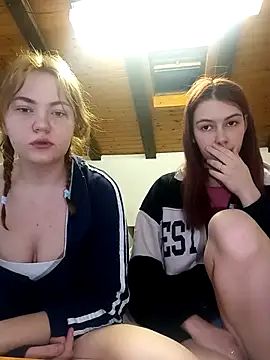 Snapshot of ella_grays chatting on 02.24.25 ella grays online show from 02.24.25