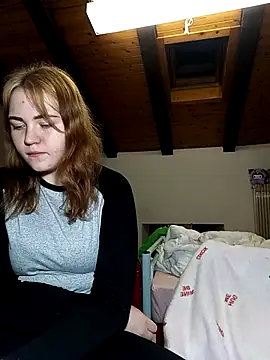 Snapshot of ella_grays chatting on 03.04.25 ella grays online show from 03.04.25