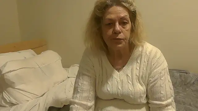 housewife shantie online show from 10.11.25