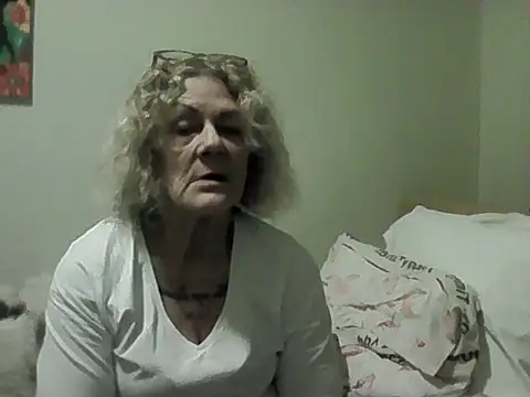 housewife shantie online show from 03.08.26