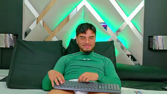 Tommidubois online show from 02.18.25