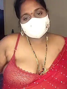 Snapshot of Sexy_Radhikaa chatting on 02.08.25 Sexy Radhikaa online show from 02.08.25