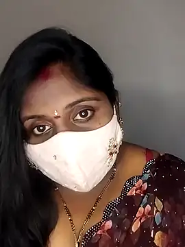 Snapshot of Sexy_Radhikaa chatting on 02.15.25 Sexy Radhikaa online show from 02.15.25