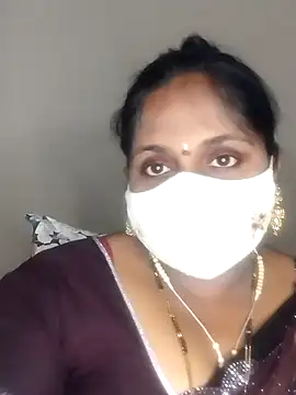 Snapshot of Sexy_Radhikaa chatting on 03.10.25 Sexy Radhikaa online show from 03.10.25