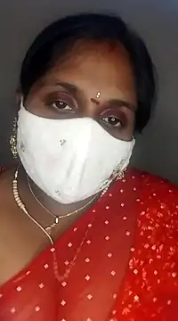 Snapshot of Sexy_Radhikaa chatting on 03.17.25 Sexy Radhikaa online show from 03.17.25