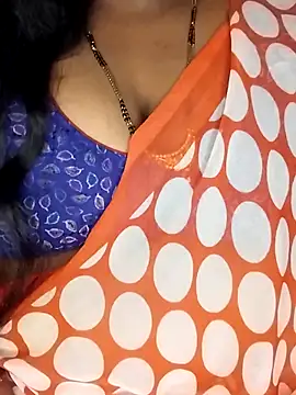 Snapshot of Sexy_Radhikaa chatting on 09.27.25 Sexy Radhikaa online show from 09.27.25