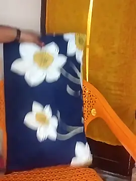 Snapshot of Sexy_Radhikaa chatting on 11.13.25 Sexy Radhikaa online show from 11.13.25