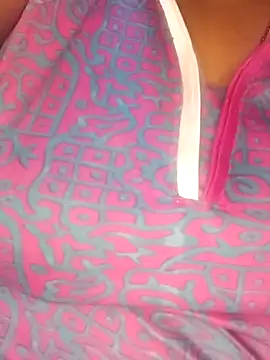 Snapshot of Sexy_Radhikaa chatting on 12.05.25 Sexy Radhikaa online show from 12.05.25