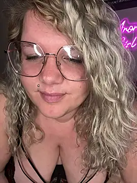 CurvyAnonymousGirl89 online show from 02.17.25