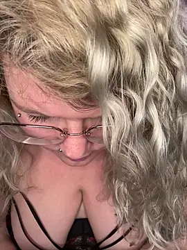 CurvyAnonymousGirl89 online show from 02.17.25