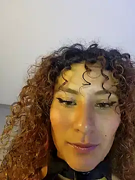 Snapshot of varenkaivanova_22 chatting on 12.31.24 varenkaivanova 22 online show from 12.31.24