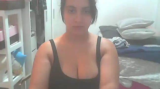 Snapshot of xBubblyBarbiexx chatting on 12.28.24 xBubblyBarbiexx online show from 12.28.24