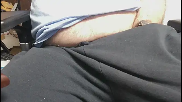 Snapshot of thickdaddy59 chatting on 03.03.26 thickdaddy59 online show from 03.03.26