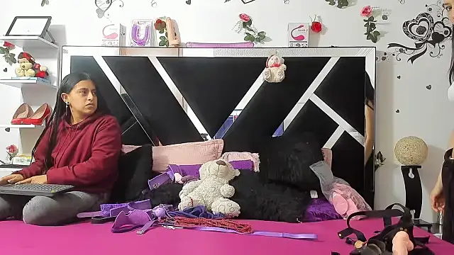 abby eemily online show from 09.09.25