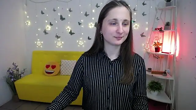 Snapshot of MichelLeee chatting on 05.01.26 MichelLeee online show from 05.01.26